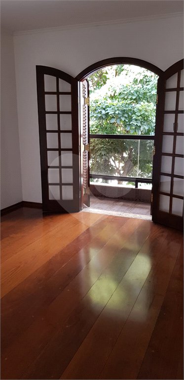 Sobrado à venda com 4 quartos, sendo 1 suíte,  em Olímpico, São Caetano do Sul, SP
