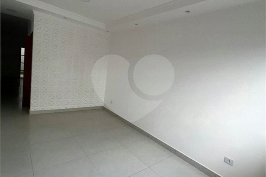 Sobrado à venda com 3 quartos, sendo 1 suíte, em Jardim Líbano, São Paulo, SP