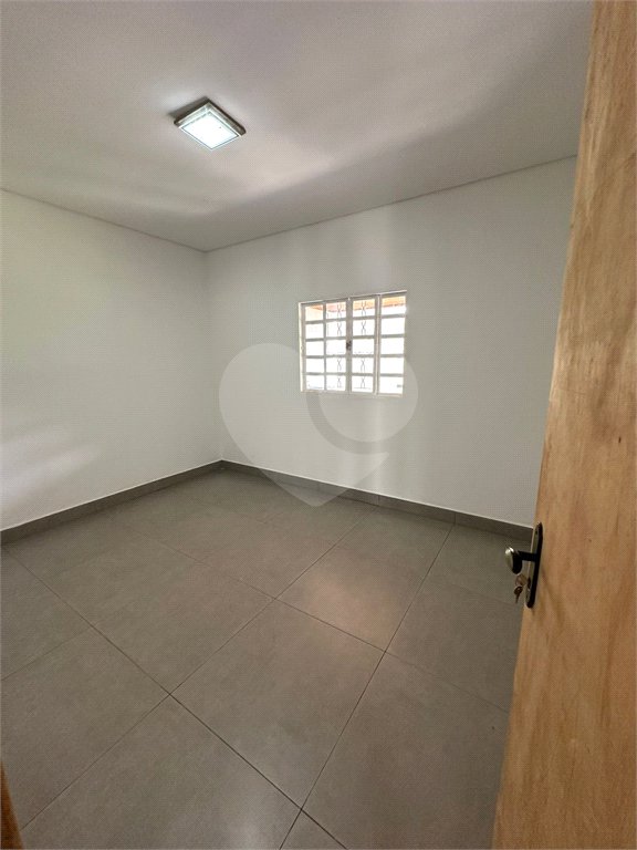 Casa para alugar com 2 quartos, sendo 1 suíte, em Parque dos Ipês III, Ponta Porã, MS