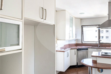 Apartamento à venda com 4 quartos, sendo 3 suítes, em Vila Andrade, São Paulo, SP