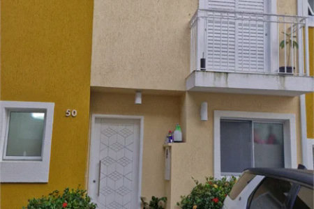 Casa à venda com 3 quartos, sendo 1 suíte, no condomínio Moradas do Horto, São Paulo - SP