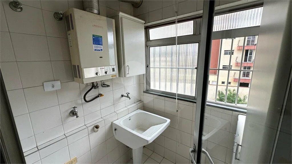 Apartamento 2 quartos (1suíte) 1 vaga na rua Piracema próximo a Saint Tropez
