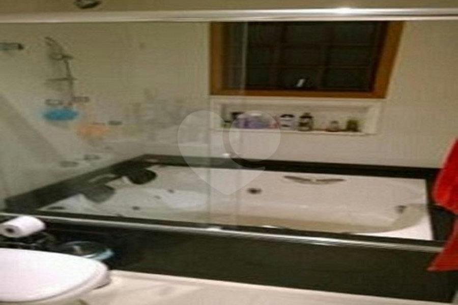 Sobrado à venda com 3 quartos, sendo 1 suíte, em Parada Inglesa, São Paulo, SP