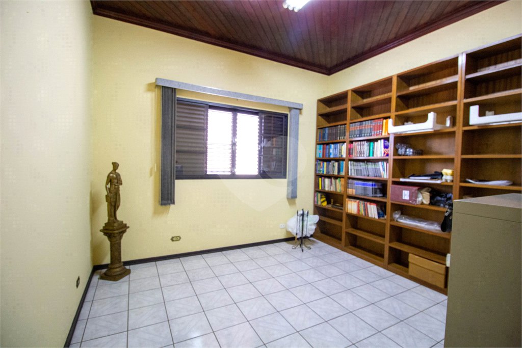 Sobrado à venda com 5 quartos, sendo 3 suítes, no Centro, São Roque, SP