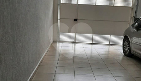 Sobrado à venda com 3 quartos, sendo 1 suíte,  em Vila Suissa, Mogi das Cruzes, SP