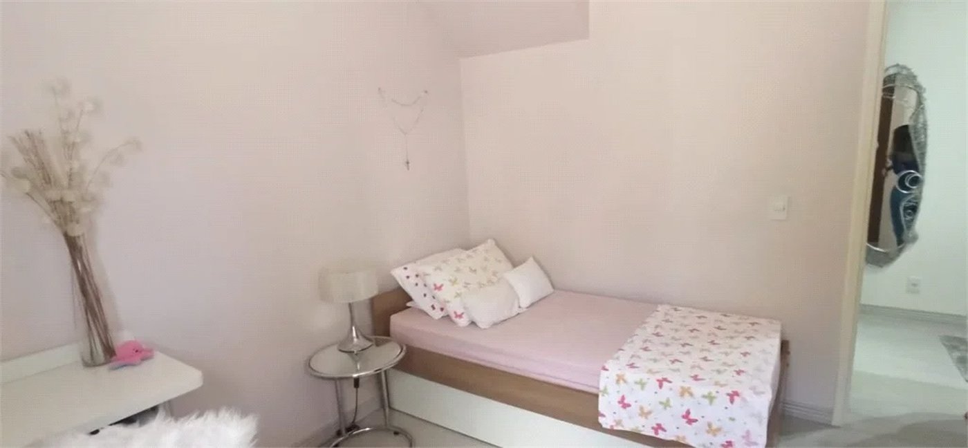 Casa à venda com 3 quartos, sendo 1 suíte, no condomínio Villas de São Francisco, São Paulo - SP