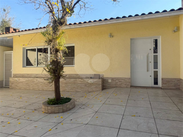 Casa Térrea à venda com 3 quartos, sendo 1 suíte,  em Alto da Boa Vista, São Paulo, SP
