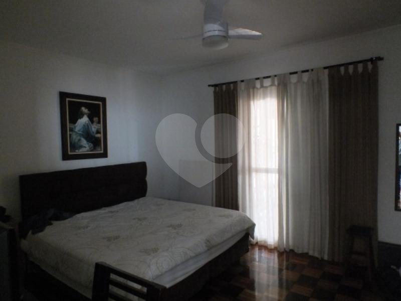 Casa à venda com 3 quartos, sendo 1 suíte, em Jardim Oriental, São Paulo, SP