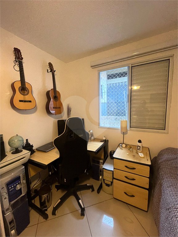 Casa à venda com 3 quartos, sendo 1 suíte, no condomínio Residencial Villagio Vitória, Guarulhos - SP
