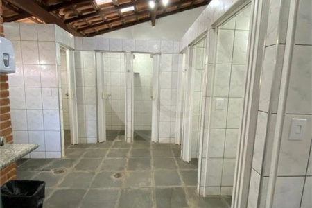 Chácara à venda com 10 quartos, sendo 2 suítes, em Mombaça, São Roque, SP