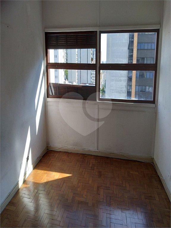 Apartamento à venda com 3 quartos, sendo 1 suíte, em Jardim Paulista, São Paulo, SP