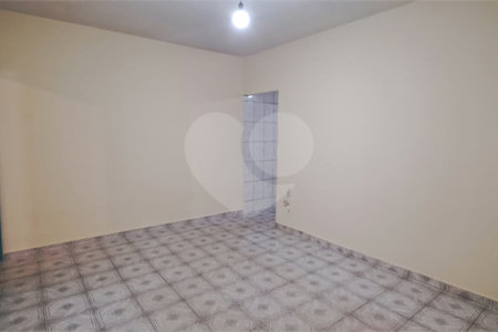 Casa ampla em bairro tranquilo – excelente oportunidade para morar ou investir!