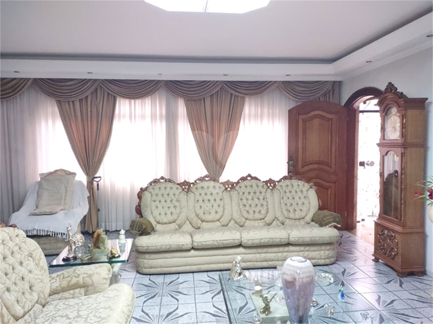 Casa à venda com 3 quartos, sendo 1 suíte, no condomínio Vila Paiva, São Paulo - SP