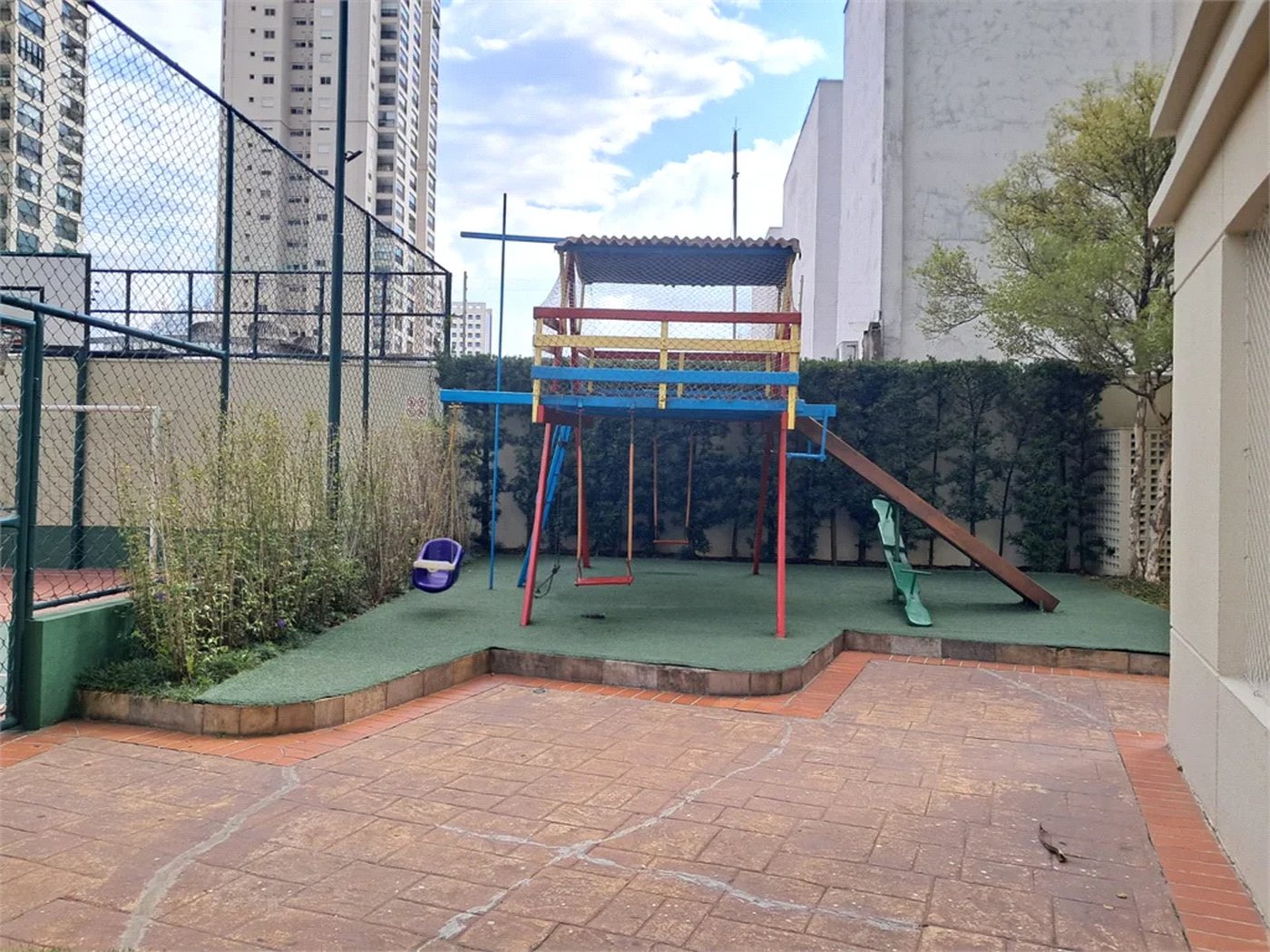 Apartamento à venda com 3 quartos, sendo 2 suítes,  em Vila Romana, São Paulo, SP