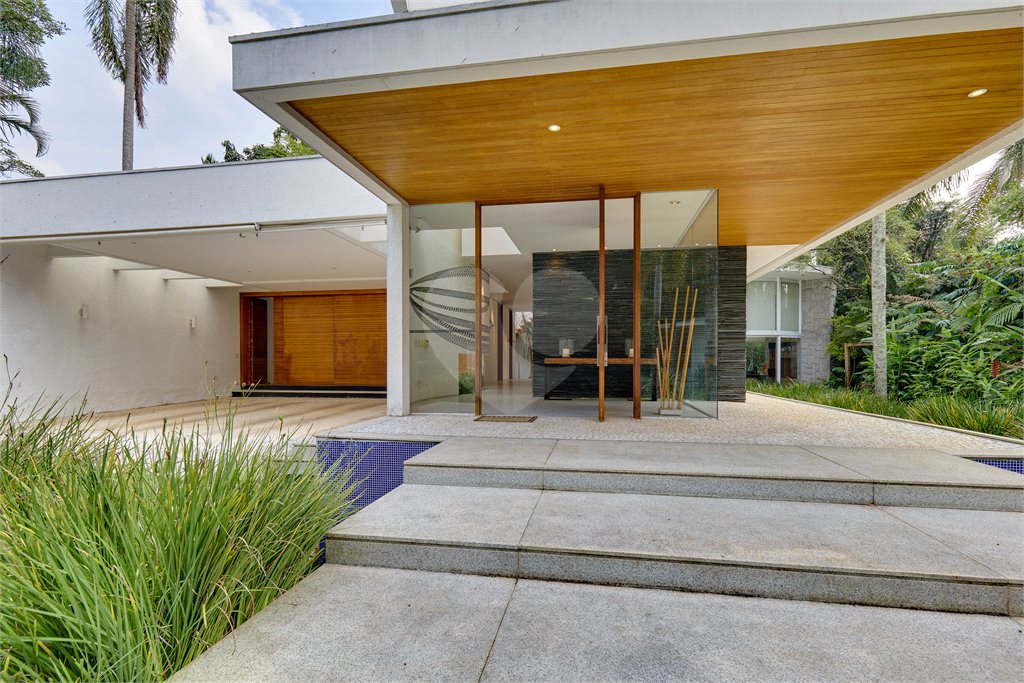 Casa à venda com 5 suítes em Alto da Boa Vista, São Paulo, SP