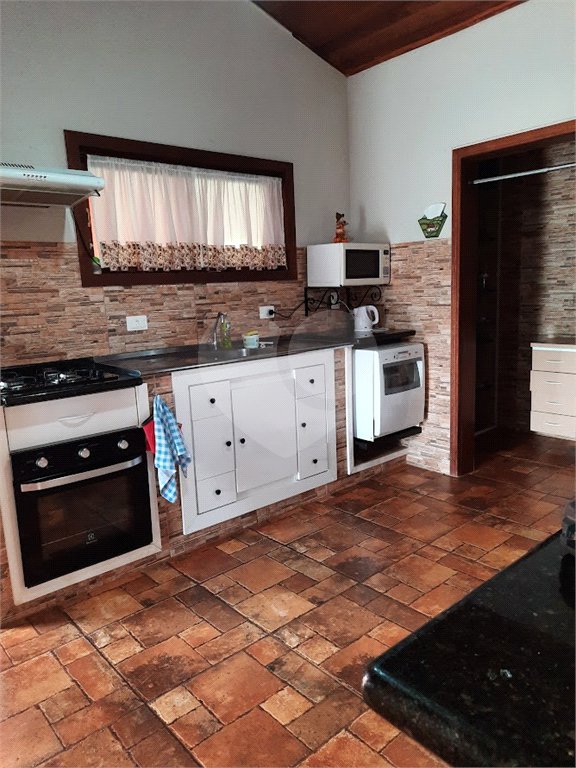 Casa à venda com 3 quartos, sendo 1 suíte,  no condomínio Village Ipanema 1, Araçoiaba da Serra - SP