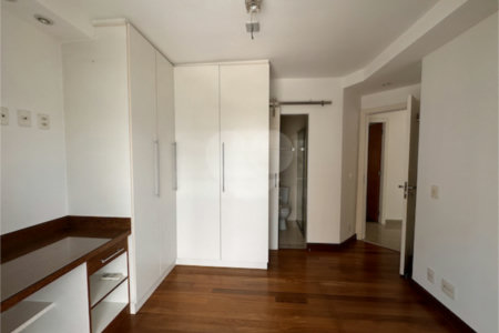 Cobertura à venda com 3 suítes em Cidade Monções, São Paulo, SP