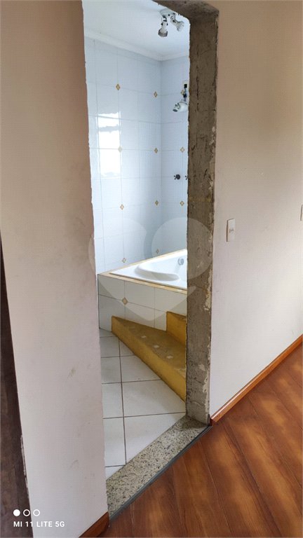 Sobrado à venda com 5 quartos, sendo 3 suítes, em Vila Campestre, São Paulo, SP
