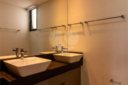 Cobertura à venda com 3 suítes em Vila Olímpia, São Paulo, SP