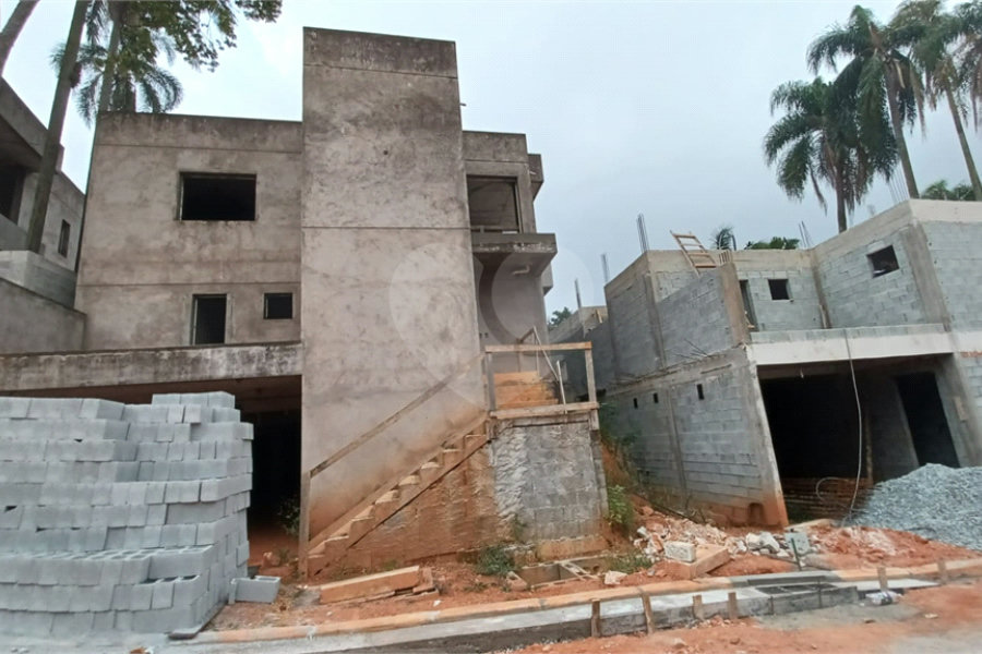 Casa à venda com 3 suítes no condomínio Residencial Floresta, São Paulo - SP