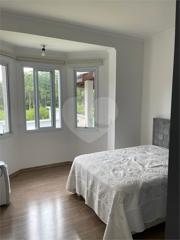 Casa à venda com 4 suítes no condomínio Jardim das Palmeiras, Bragança Paulista - SP