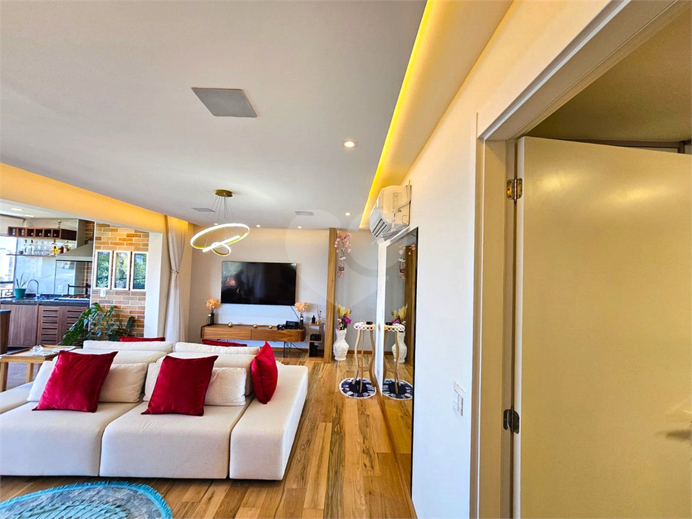 Apartamento à venda com 3 quartos, sendo 1 suíte, em Chácara Santo Antônio, São Paulo, SP