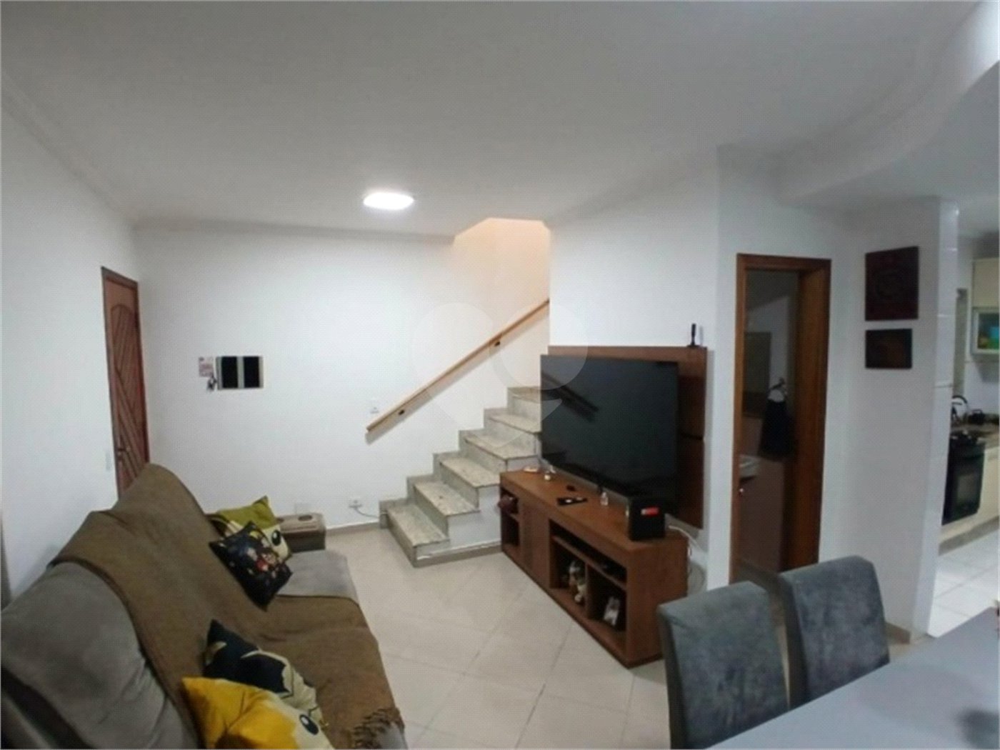 Casa à venda com 3 quartos, sendo 1 suíte, no condomínio Residencial Doutor Emanuel Dias, São Paulo - SP