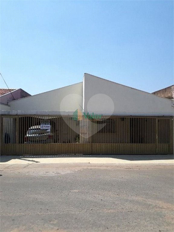 Casa á venda no cidade Aracy