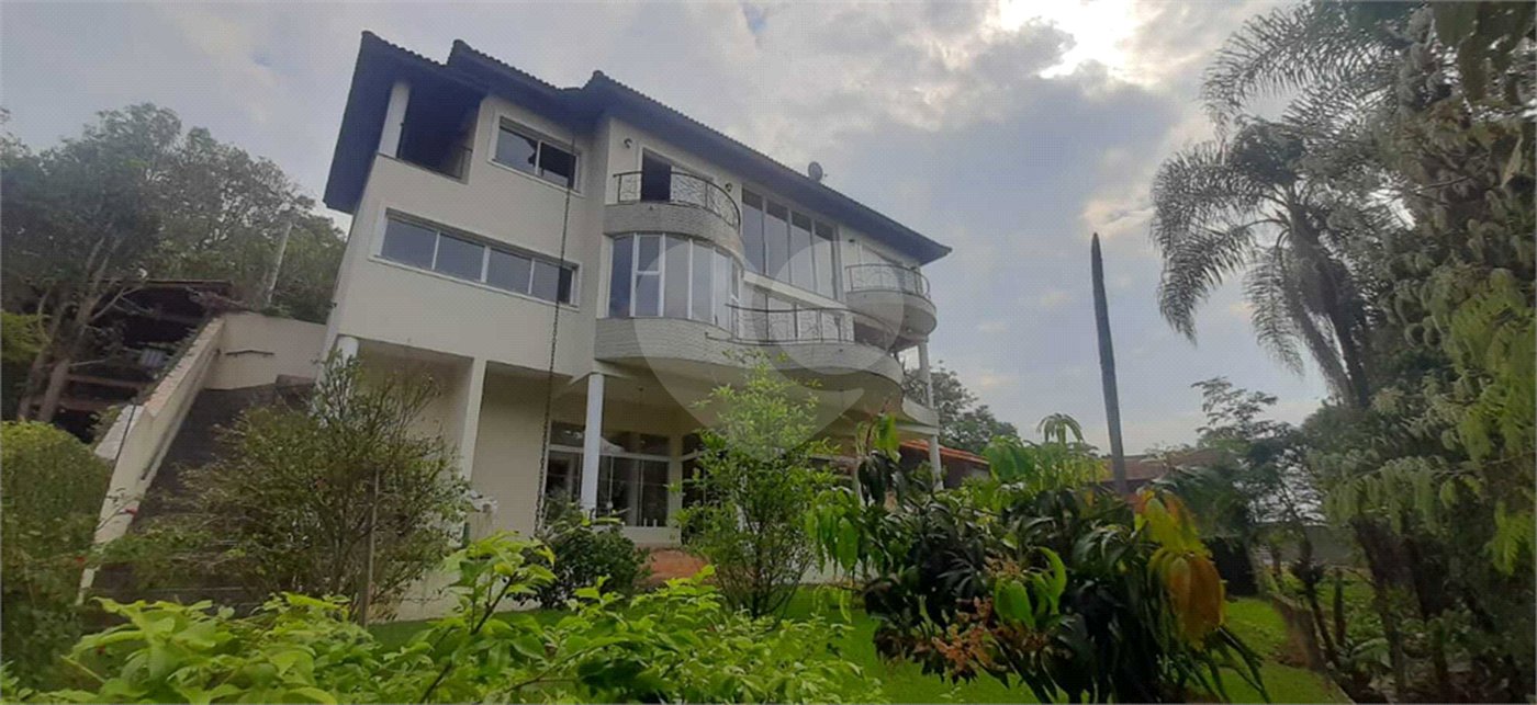 Condomínio à venda com 3 suítes em Caraguatá, Mairiporã, SP