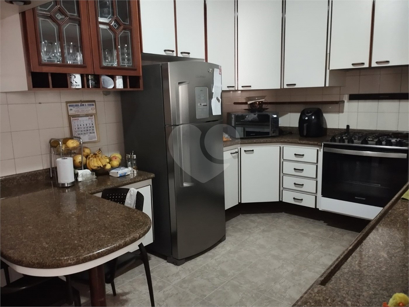 Sobrado à venda com 4 quartos, sendo 1 suíte, em Tremembé, São Paulo, SP