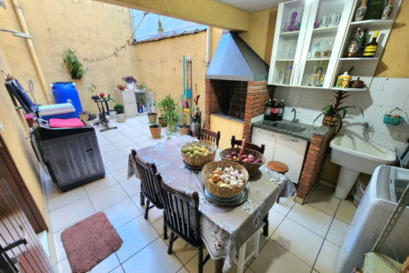 Casa próximo da praia com 3 dormitórios à venda, 128 m² por R$ 1.300.000 - Pompéia - Santos/SP