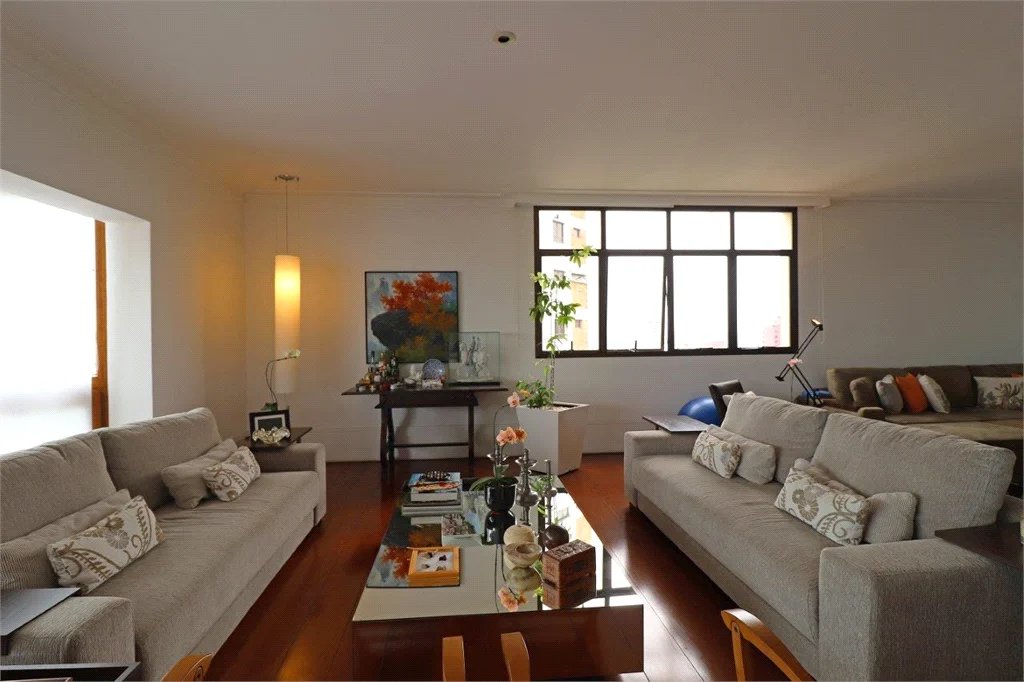 Apartamento à venda com 3 suítes em Vila Suzana, São Paulo, SP