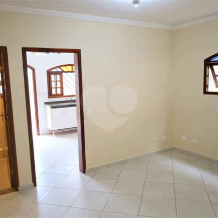 Sobrado à venda com 3 suítes em Vila Marari, São Paulo, SP