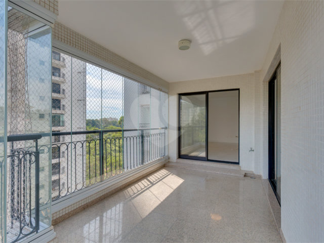 Apartamento à venda com 4 suítes em Jardim Marajoara, São Paulo, SP