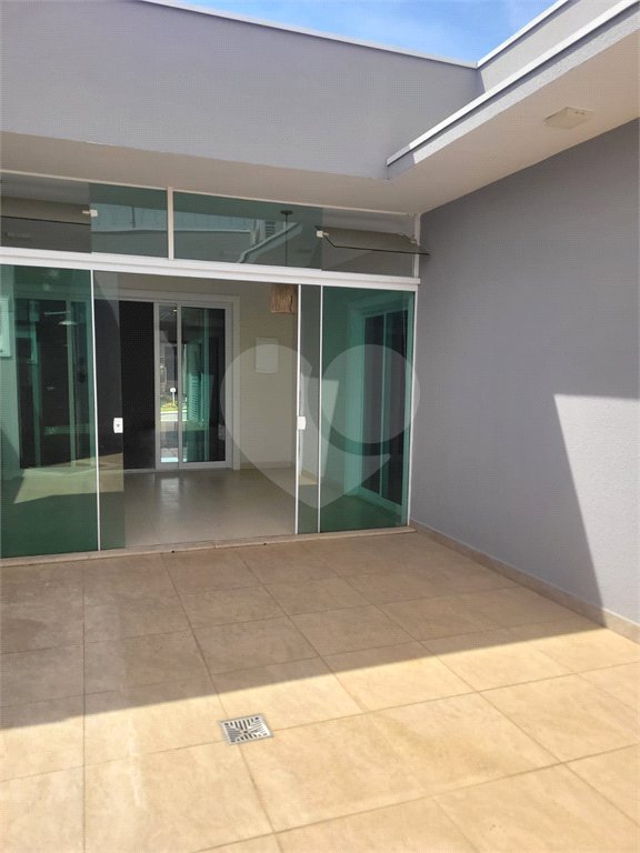 Indaiatuba- Condominio Maria Dulce-Venda e Locação - Terreno 300,00 ms - construido - 180,00 ms - Casa Terrea - 3 suites - escritório com ventilador, lavabo - cozinha com armários,forno, coifa e cooktop , ventilador - despensa - lavanderia com armarios- varanda gourmet com churrasqueira, quintal c
