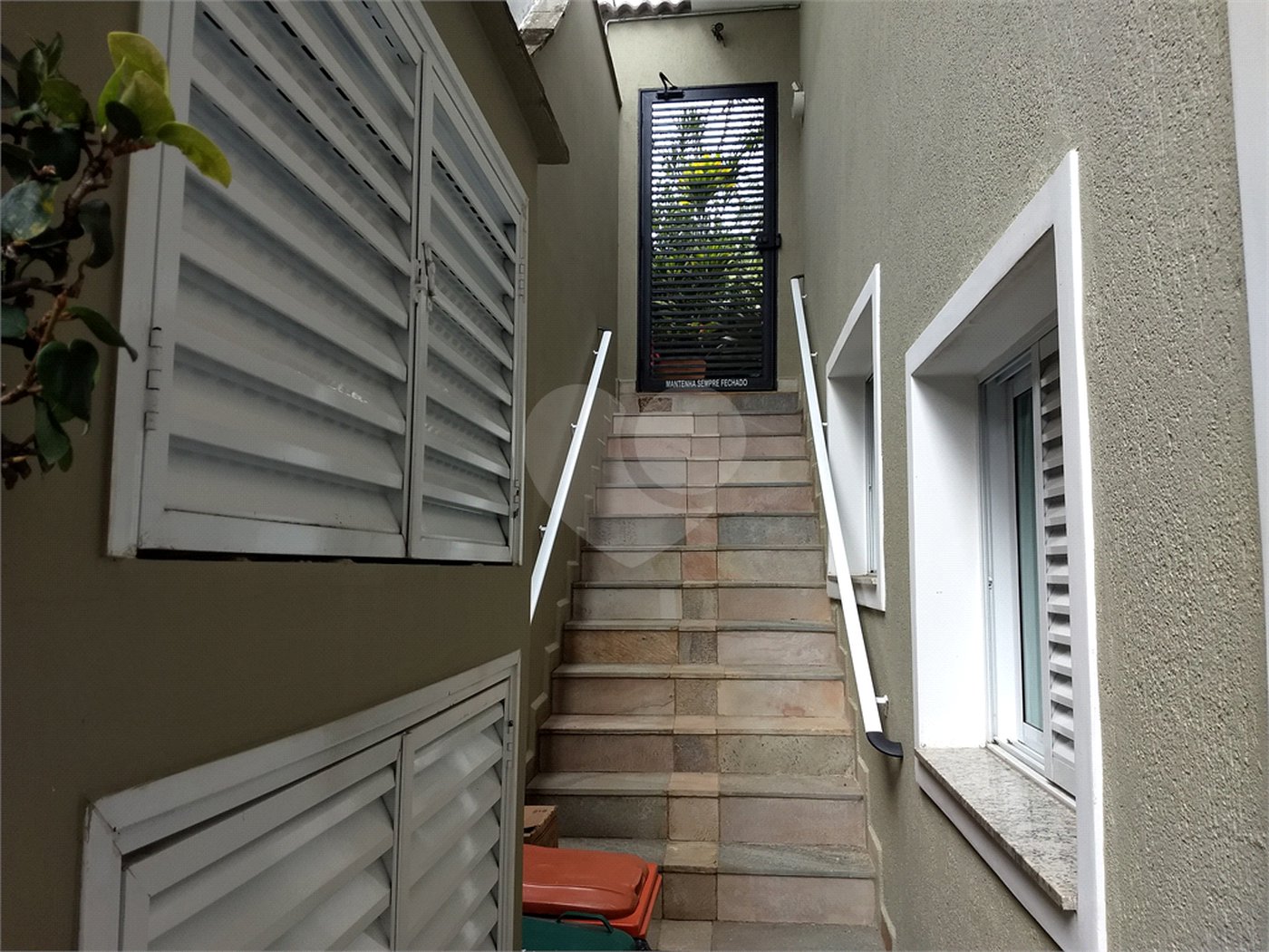 Casa Térrea à venda ou para alugar com 4 suítes em Horto, São Paulo, SP