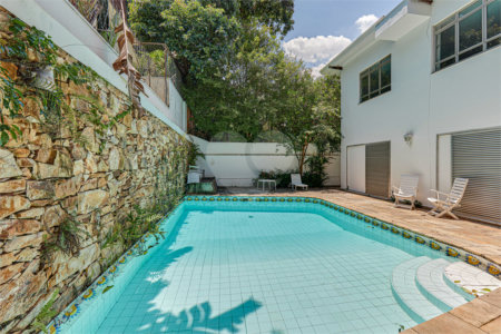 Casa de Vila à venda com 4 quartos, sendo 3 suítes,  em Alto da Boa Vista, São Paulo, SP
