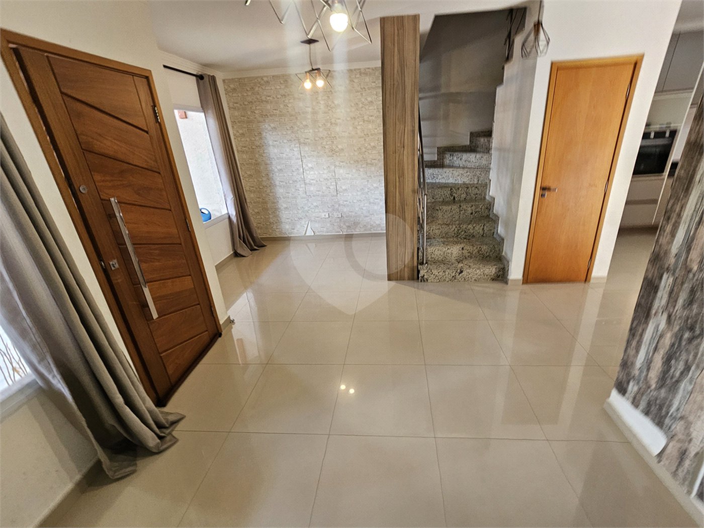 Sobrado à venda com 3 quartos, sendo 1 suíte,  em Vila Nivi, São Paulo, SP