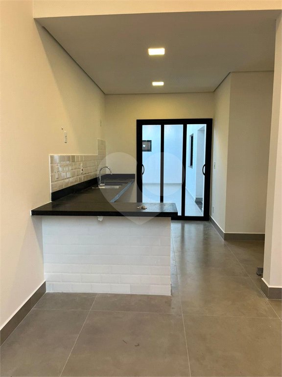 Casa à venda com 3 quartos, sendo 1 suíte, no condomínio Portal dos Sabiás, Itu - SP