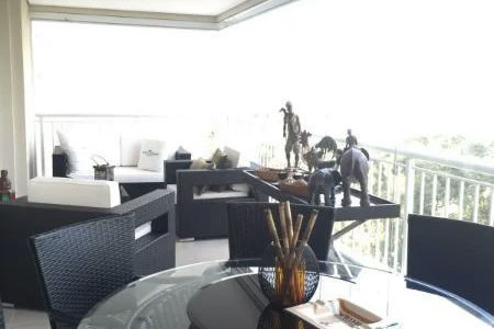 Apartamento à venda com 4 quartos, sendo 3 suítes, em Vila Andrade, São Paulo, SP
