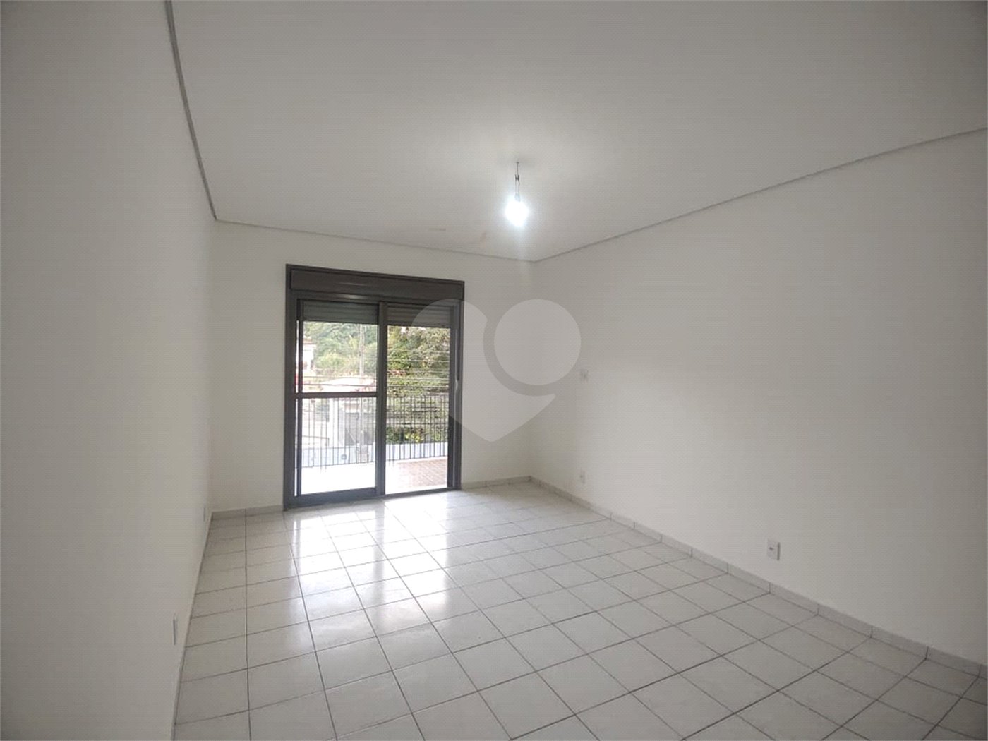 Sobrado à venda com 3 quartos, sendo 1 suíte,  em Tremembé, São Paulo, SP