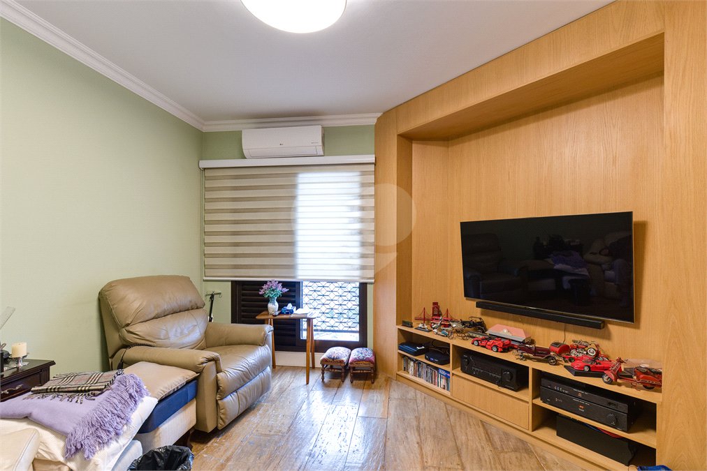 Apartamento à venda com 3 quartos, sendo 2 suítes, em Campo Belo, São Paulo, SP
