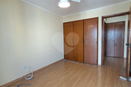 Apartamento à venda com 3 quartos, sendo 1 suíte,  em Alto da Boa Vista, São Paulo, SP