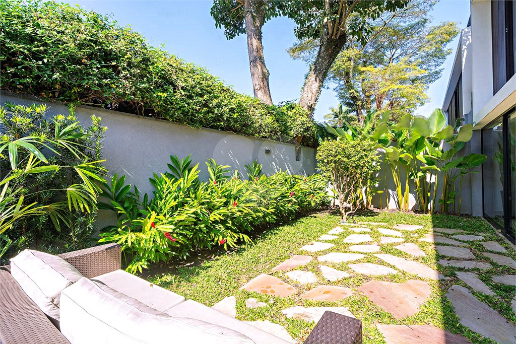 Casa à venda com 3 suítes no condomínio Reserva 8, São Paulo - SP