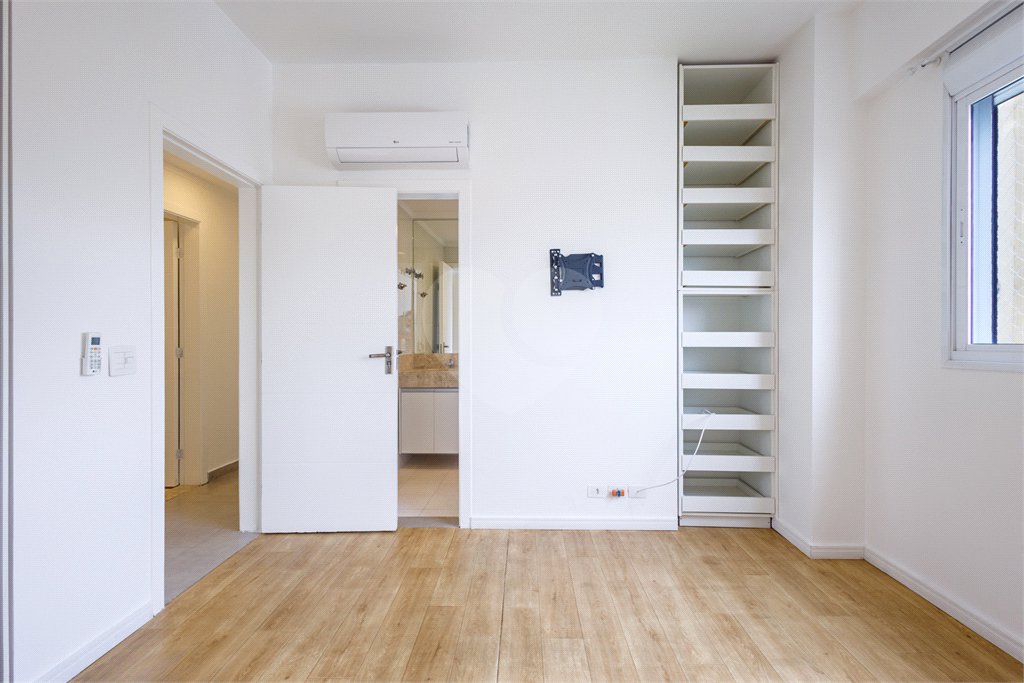 Apartamento à venda com 4 quartos, sendo 2 suítes,  em Indianópolis, São Paulo, SP