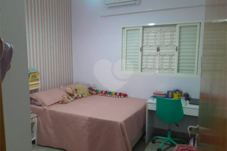 Casa à venda com 3 quartos, sendo 1 suíte, em Recanto das Flores, Ribeirão Preto, SP