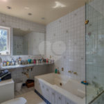 Casa à venda com 6 quartos, sendo 2 suítes, no condomínio Chácara Flora, São Paulo - SP