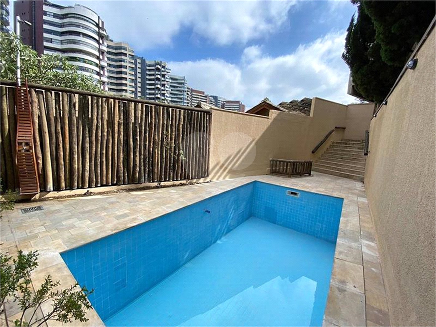 Casa em condomínio à venda com 4 quartos, sendo 3 suítes, em Jardim Vitória Régia, São Paulo, SP