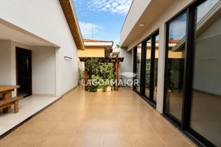 Casa à venda com 3 quartos, sendo 1 suíte,  em Vila Nova, Três Lagoas, MS