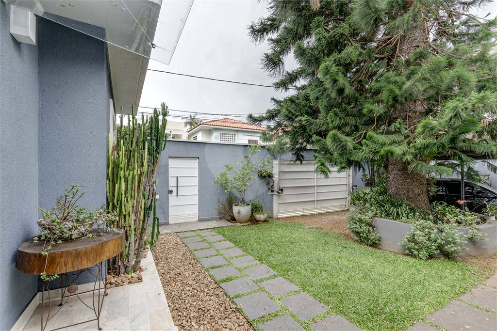 Casa de Vila à venda com 3 quartos, sendo 2 suítes, em Brooklin Velho, São Paulo, SP